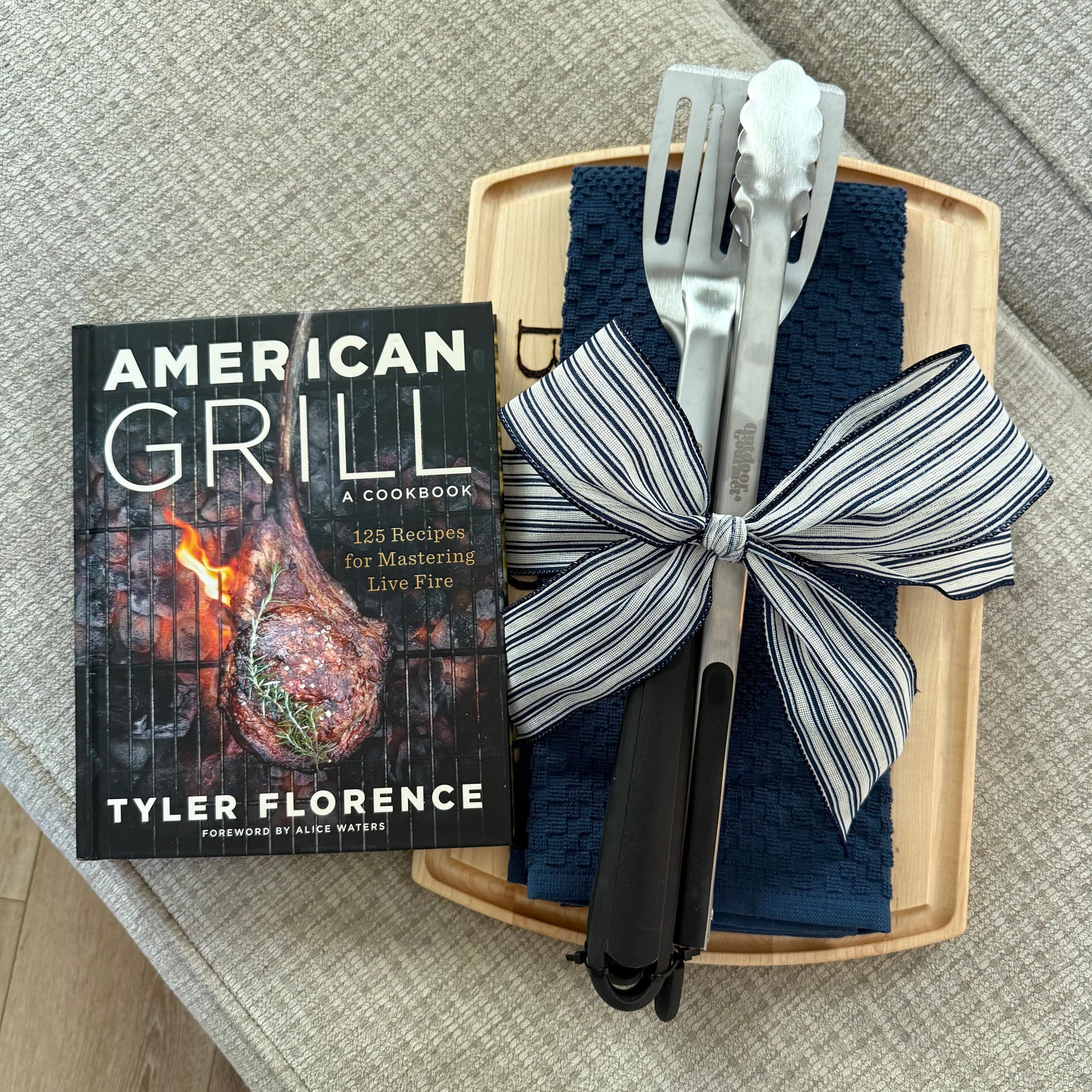 Bockover board and grill set with book 